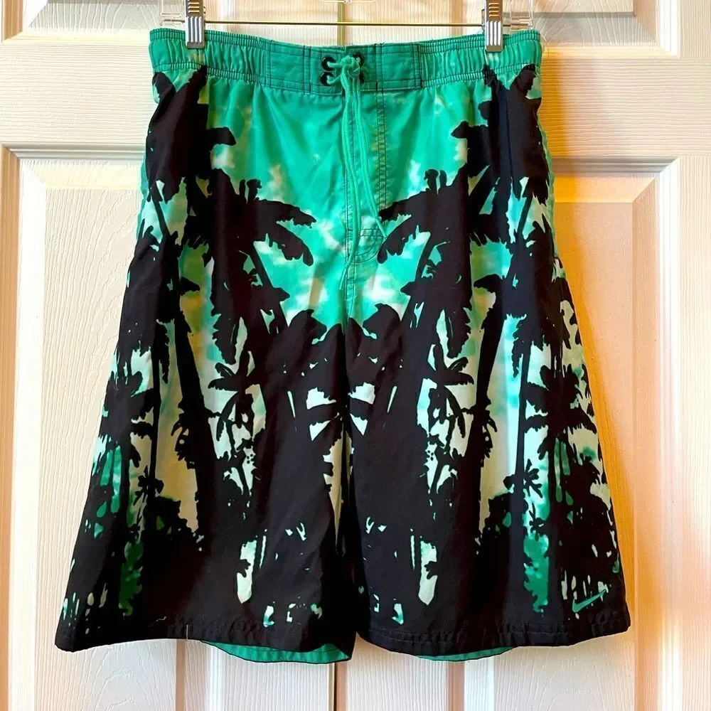 NIKE GREEN WITH BLACK PALM TREE BOARD SHORTS SIZE MEDIUM 10” EUC